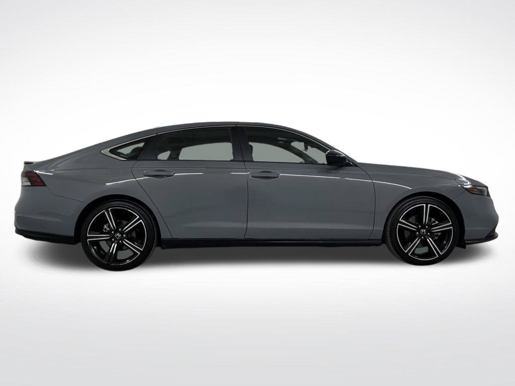 Used 2025 Honda Accord Sport image 29