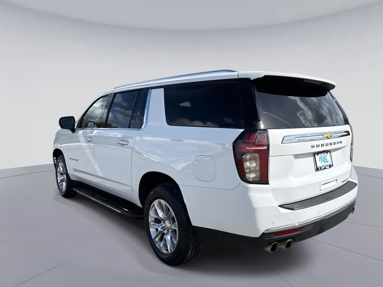 Used 2023 Chevrolet Suburban Premier image 6