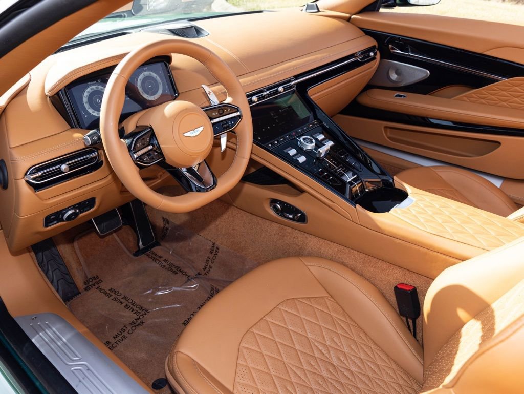 Used 2025 Aston Martin DB12 Volante image 2