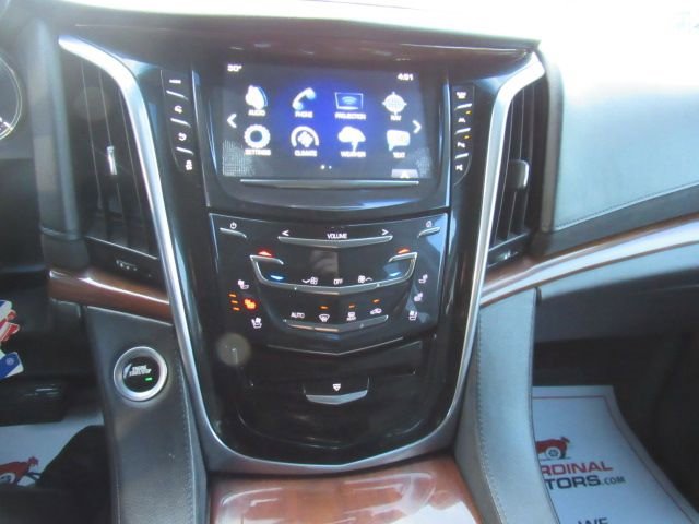 Used 2019 Cadillac Escalade ESV Luxury image 25