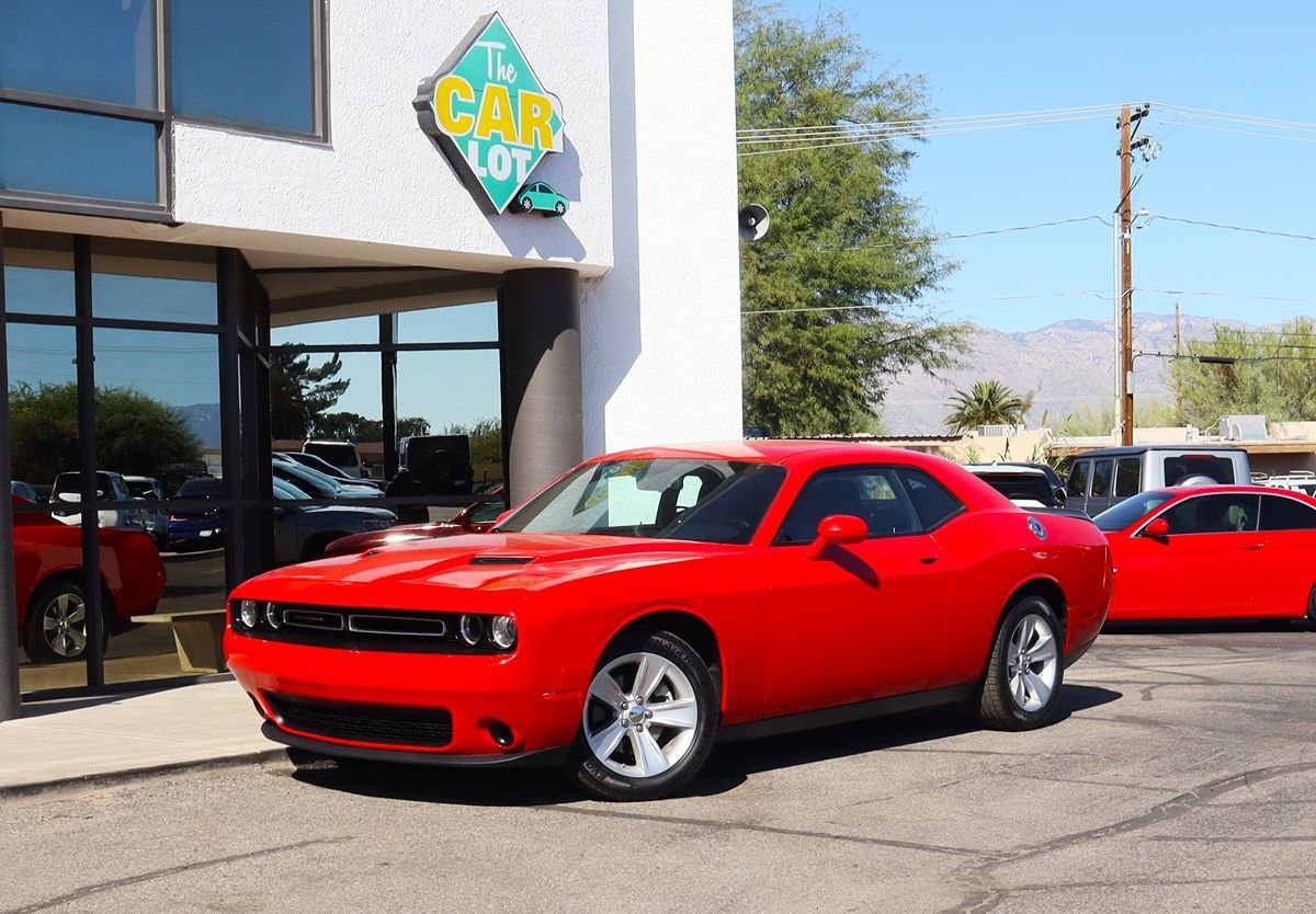 Used 2023 Dodge Challenger SXT RWD image 2