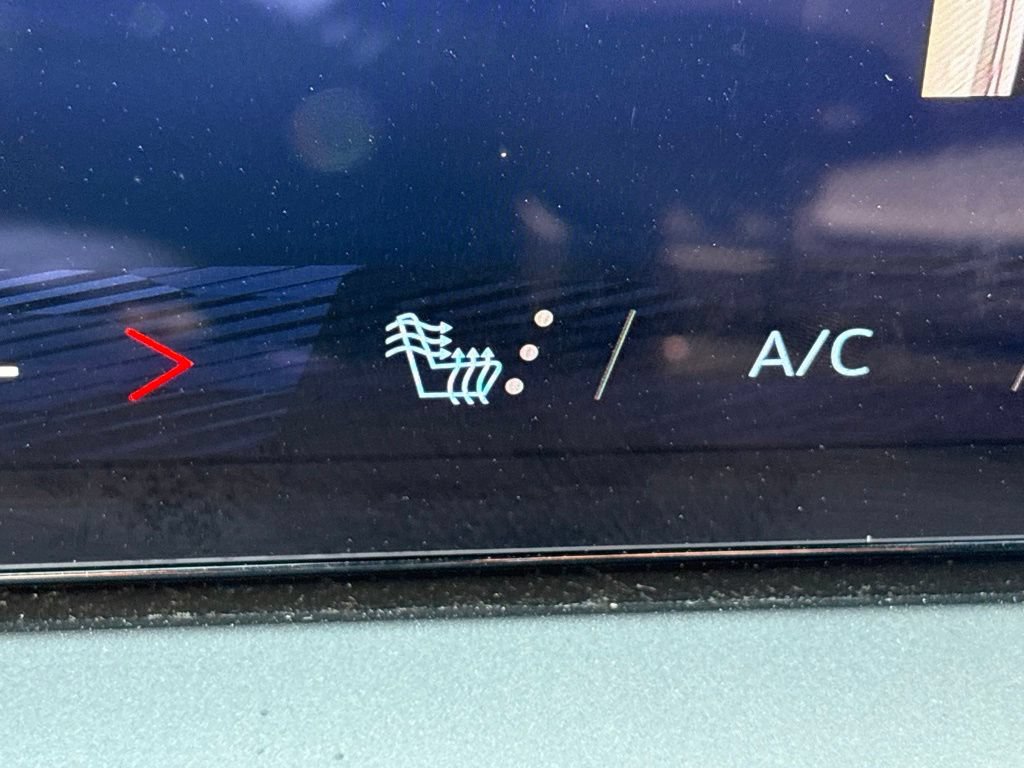 Certified 2024 Chevrolet Traverse LS AWD/4WD image 17