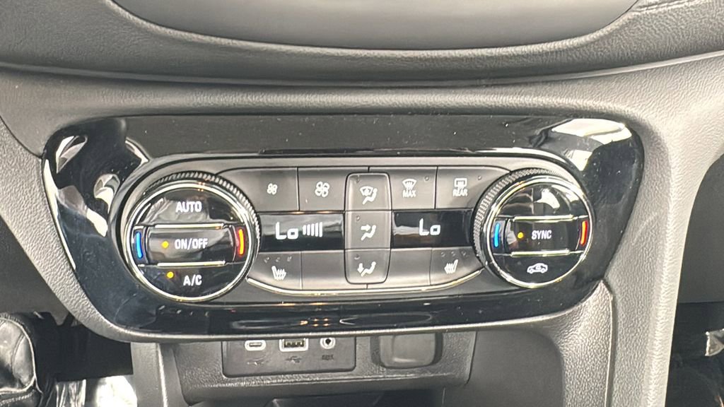 Used 2023 Buick Encore GX Select image 26