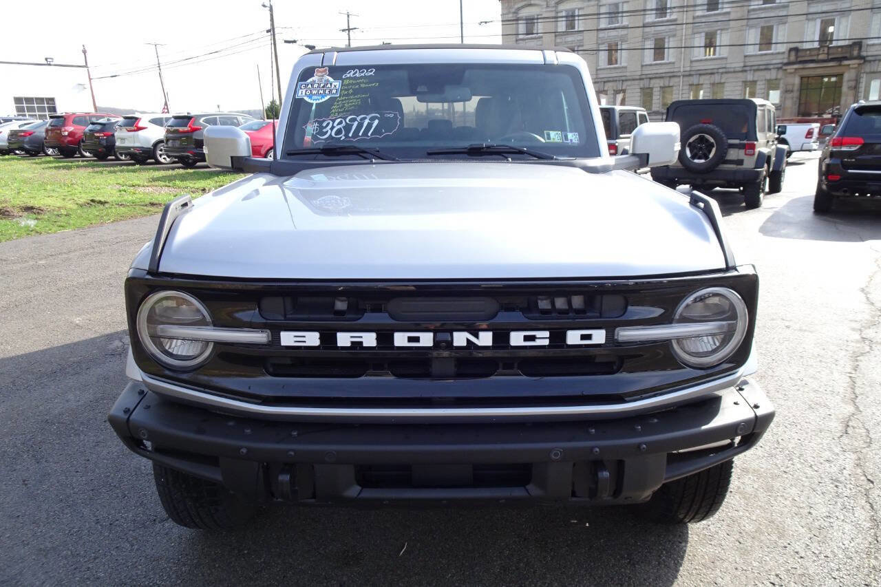 Used 2022 Ford Bronco Outer Banks image 3