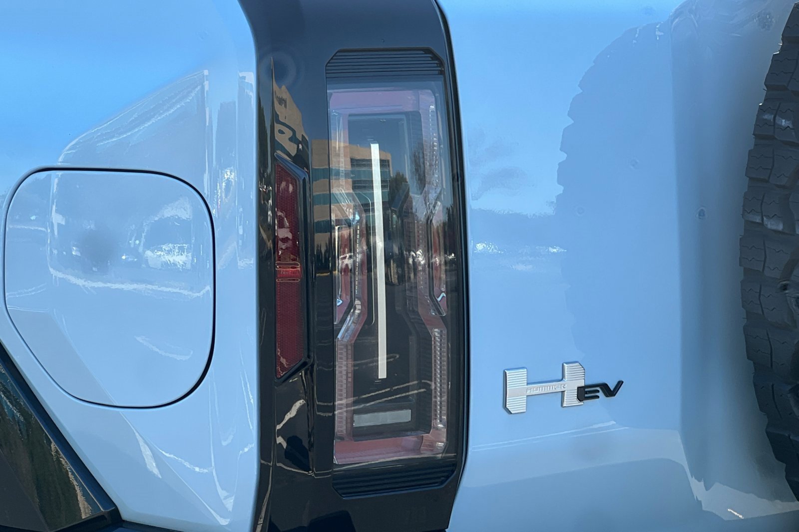 Used 2025 GMC Hummer EV 2X w/ Extreme Off-Road Package image 49