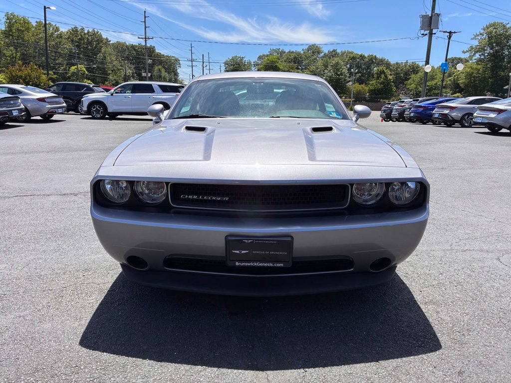 Used 2014 Dodge Challenger SXT w/ Sport Appearance Package RWD image 2