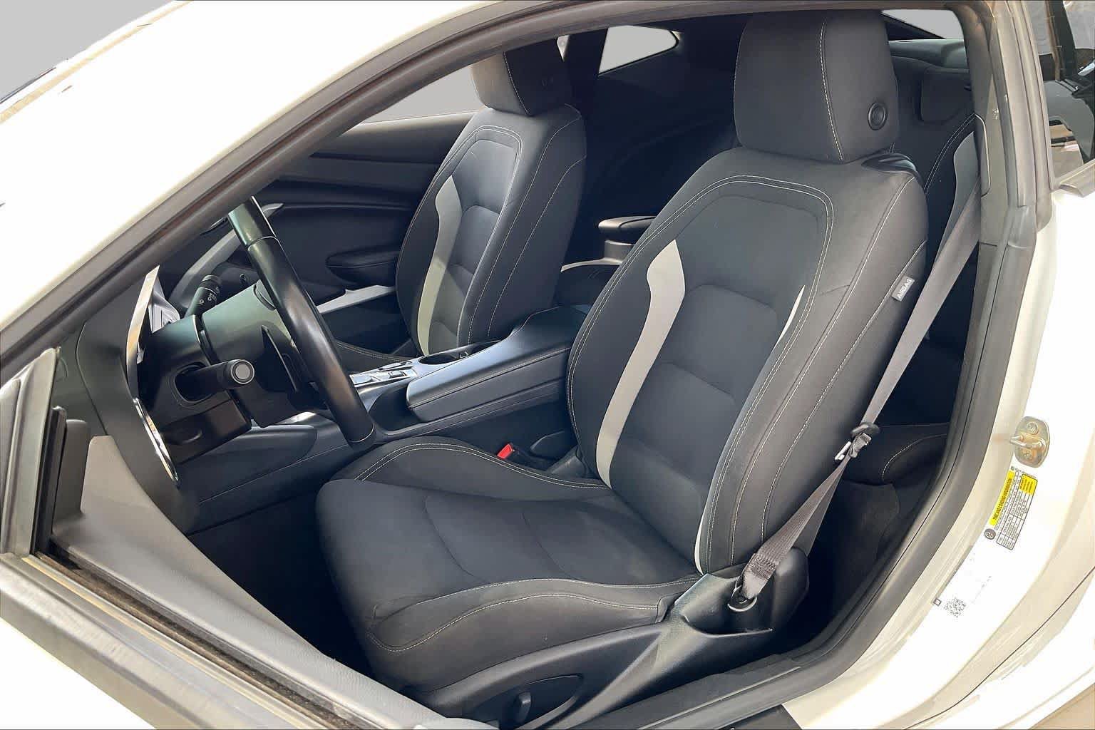 Used 2021 Chevrolet Camaro LT w/ RS Package RWD image 9