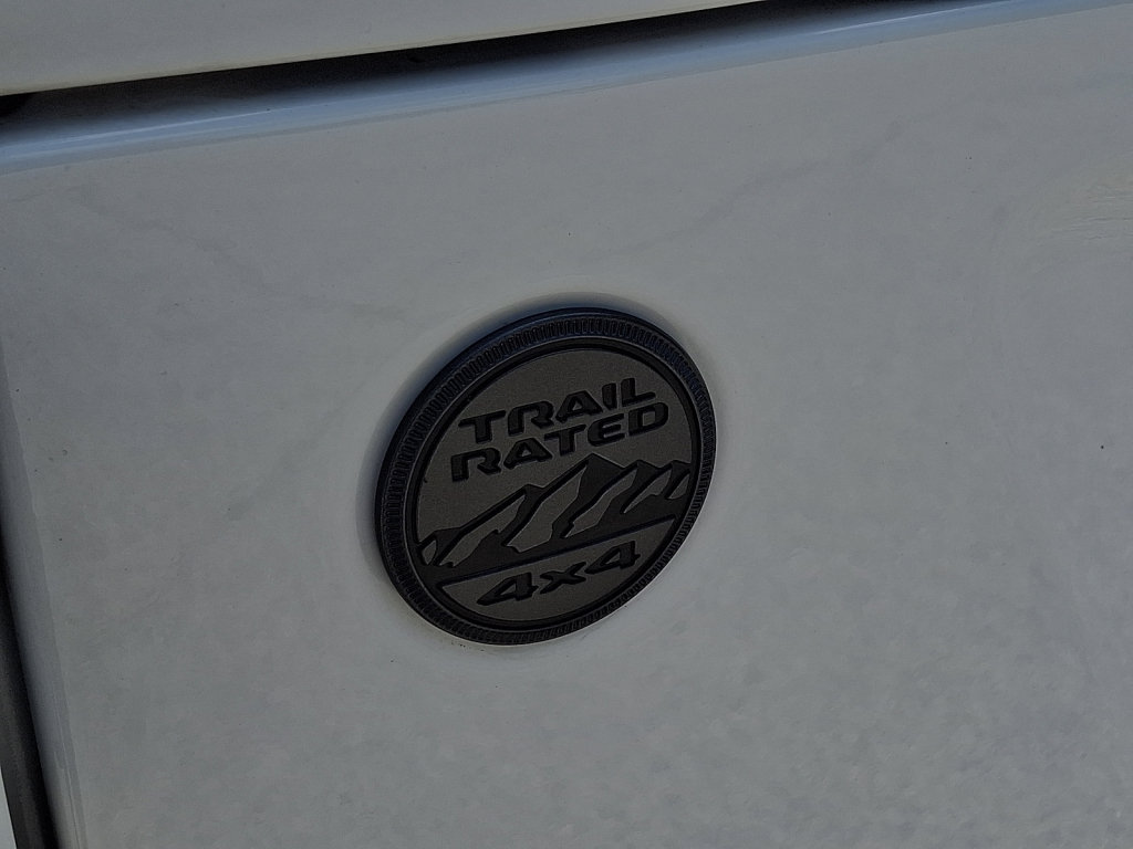 Used 2025 Jeep Wrangler Unlimited Sahara AWD/4WD image 17