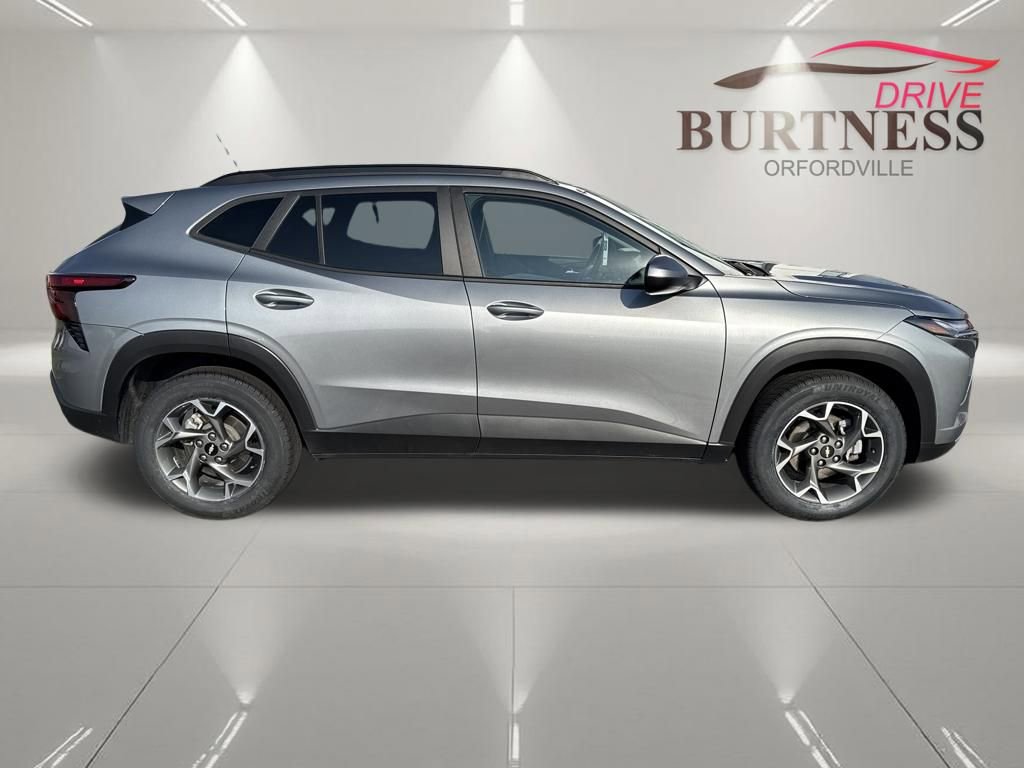 Certified 2024 Chevrolet Trax LT w/ Driver Confidence Package image 9