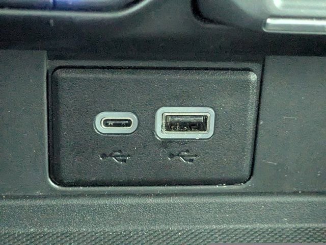 Used 2024 Chevrolet Suburban Premier AWD/4WD image 24