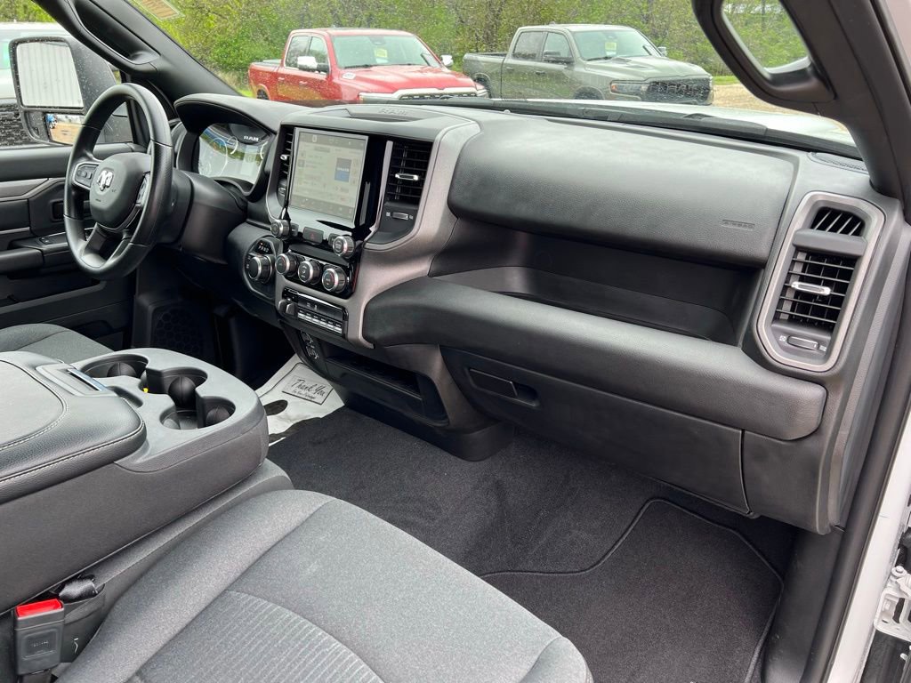 Used 2024 RAM 2500 Tradesman w/ Chrome Appearance Group AWD/4WD image 11