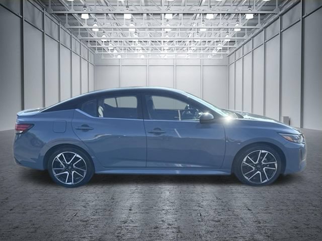 Used 2025 Nissan Sentra SR FWD image 6