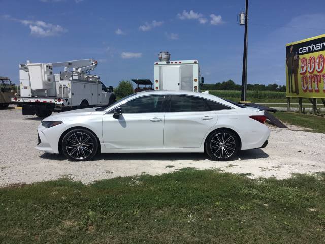 Used 2019 Toyota Avalon Touring FWD image 6