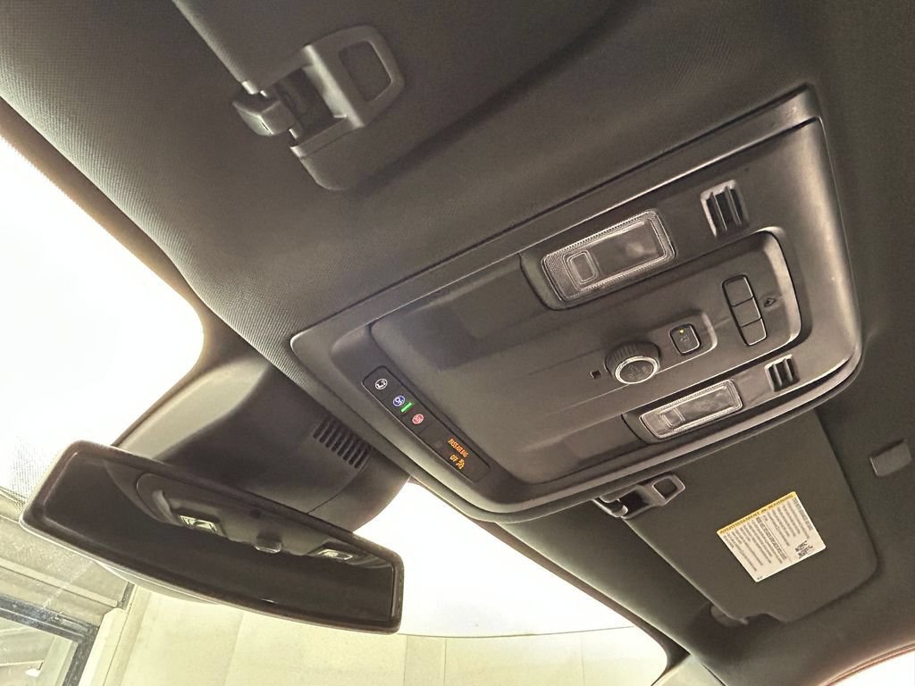 Used 2024 Chevrolet Suburban RST RWD image 22