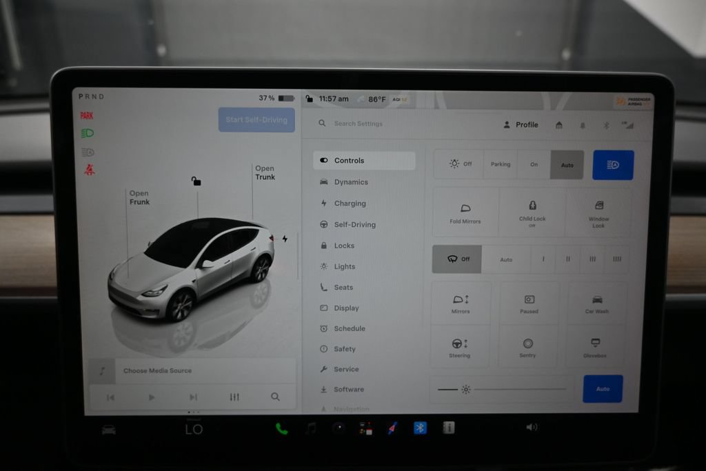 Used 2024 Tesla Model Y 2WD image 25