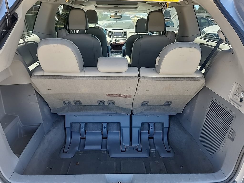 Used 2012 Toyota Sienna Limited w/ Premium Pkg FWD image 13