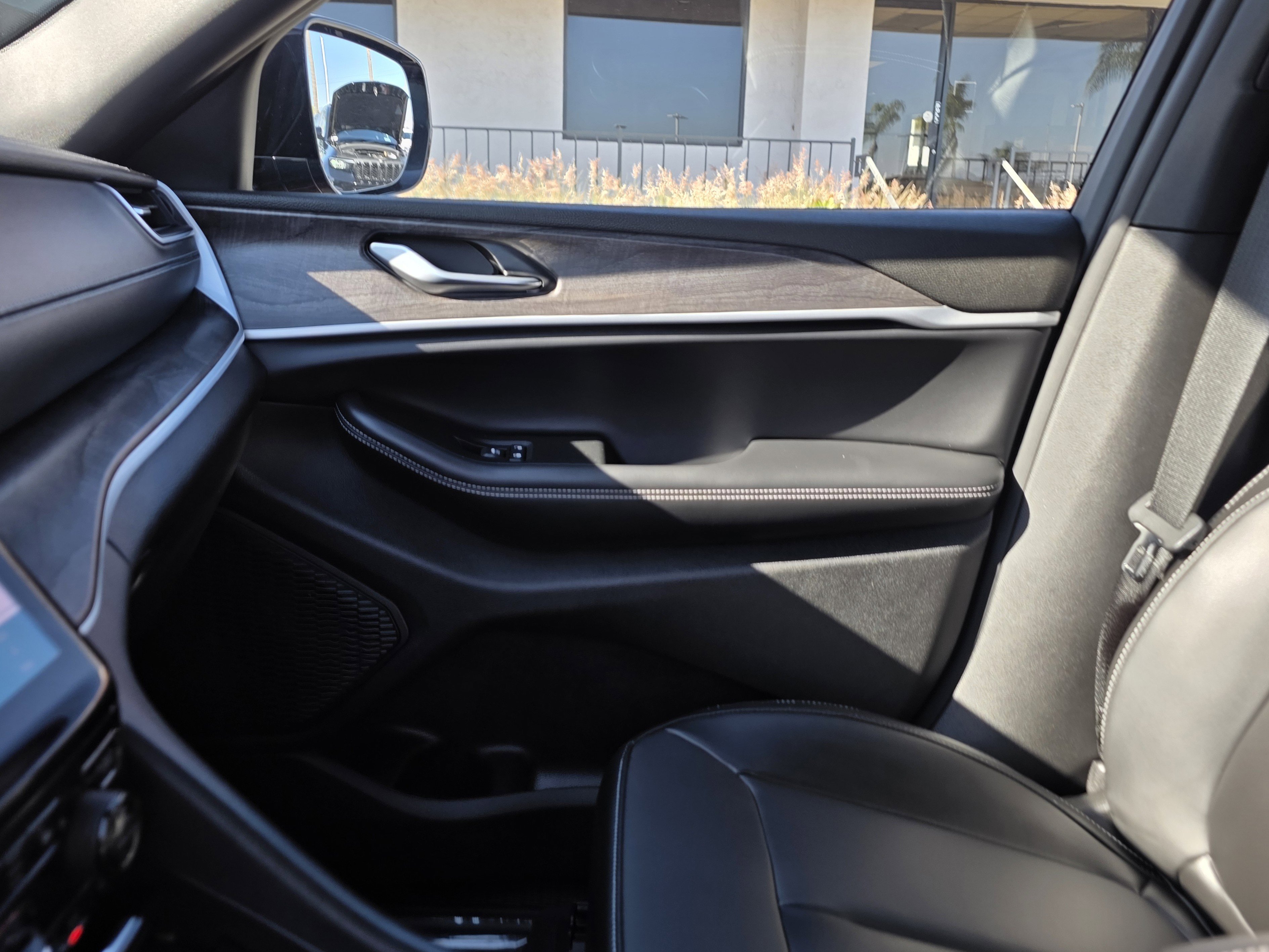 New 2025 Jeep Grand Cherokee Limited image 14