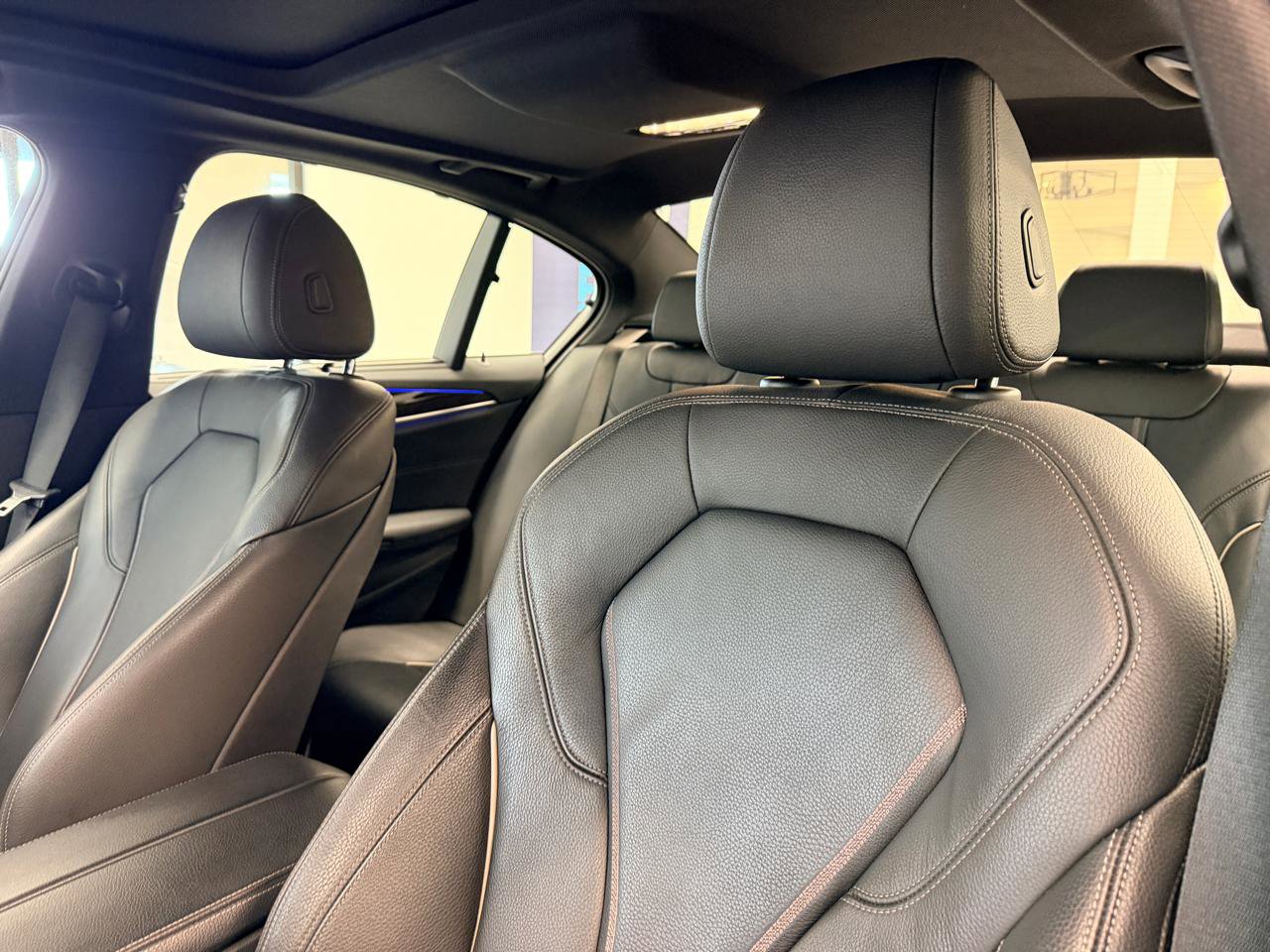 Used 2019 BMW 540i w/ M Sport Package RWD image 21