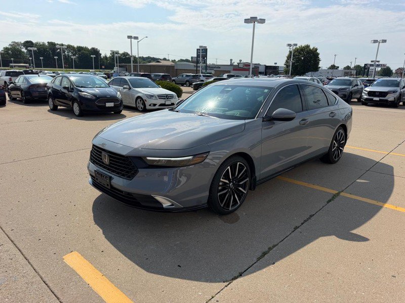 Used 2025 Honda Accord Touring image 6