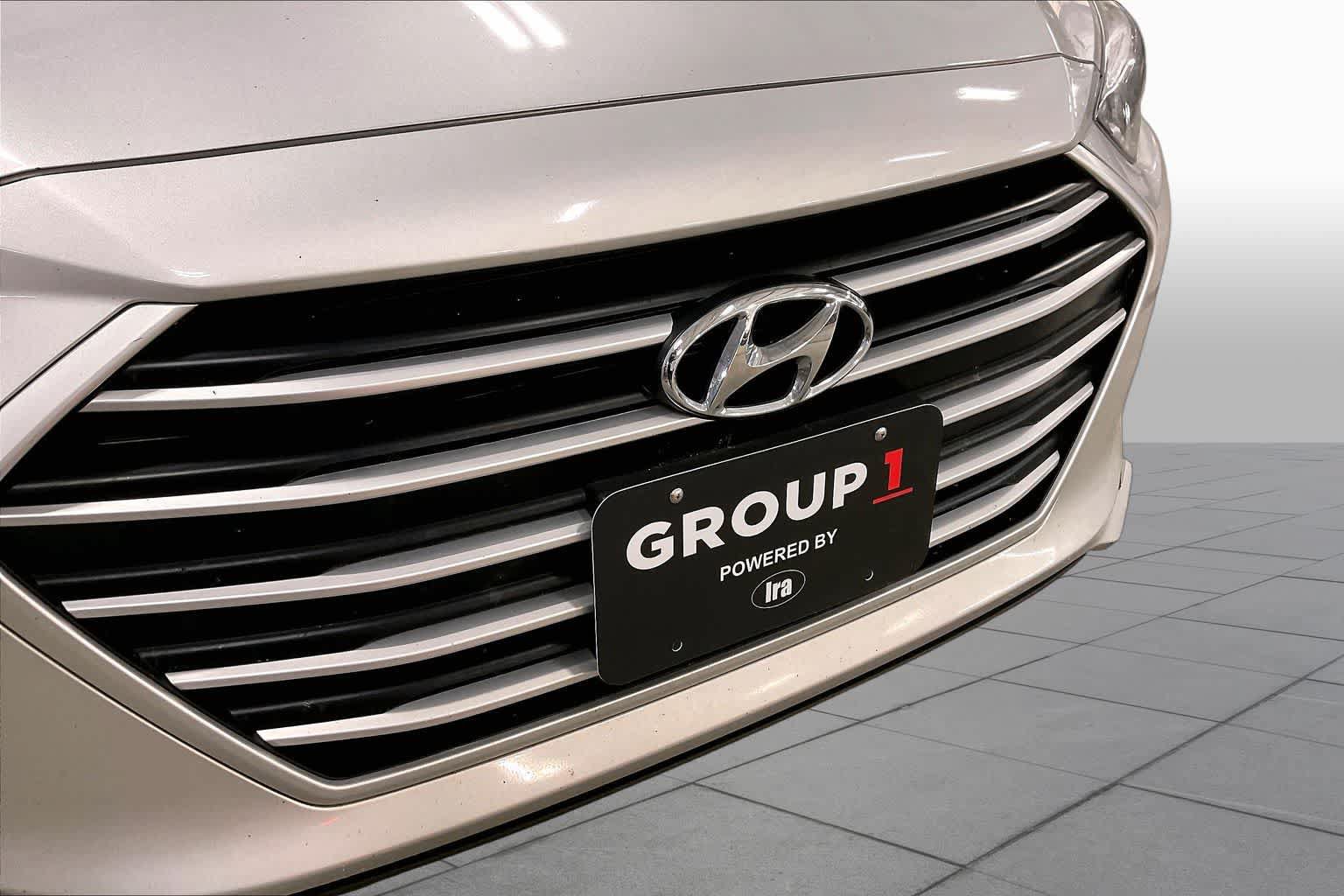 Used 2017 Hyundai Elantra SE FWD image 29