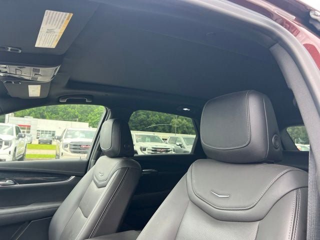 Used 2022 Cadillac XT5 Premium Luxury w/ Technology Package FWD image 12