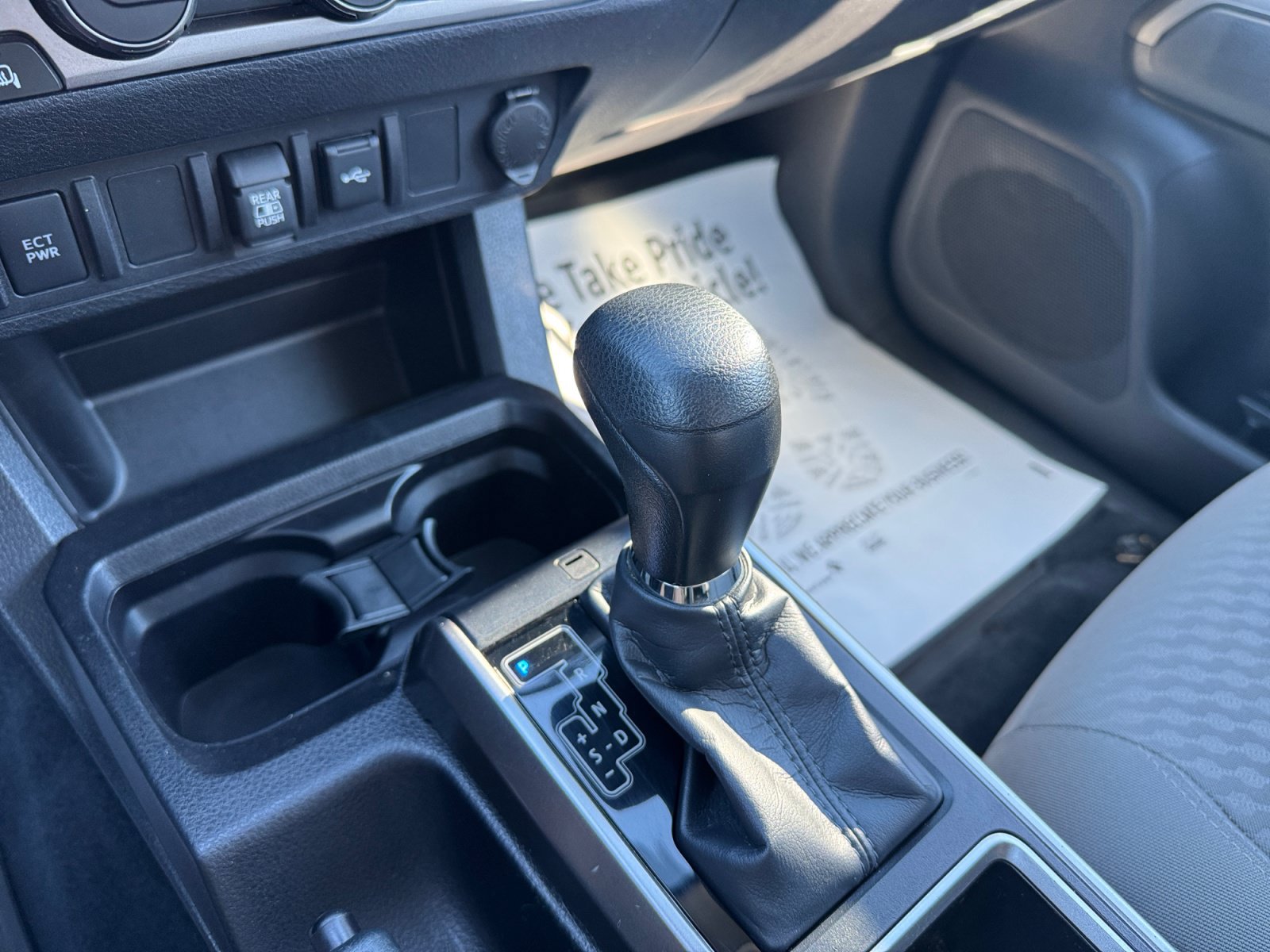 Used 2023 Toyota Tacoma SR5 w/ Technology Package AWD/4WD image 7