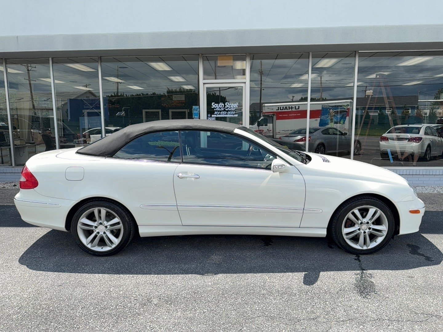 Used 2008 Mercedes-Benz CLK 350 Cabriolet image 32