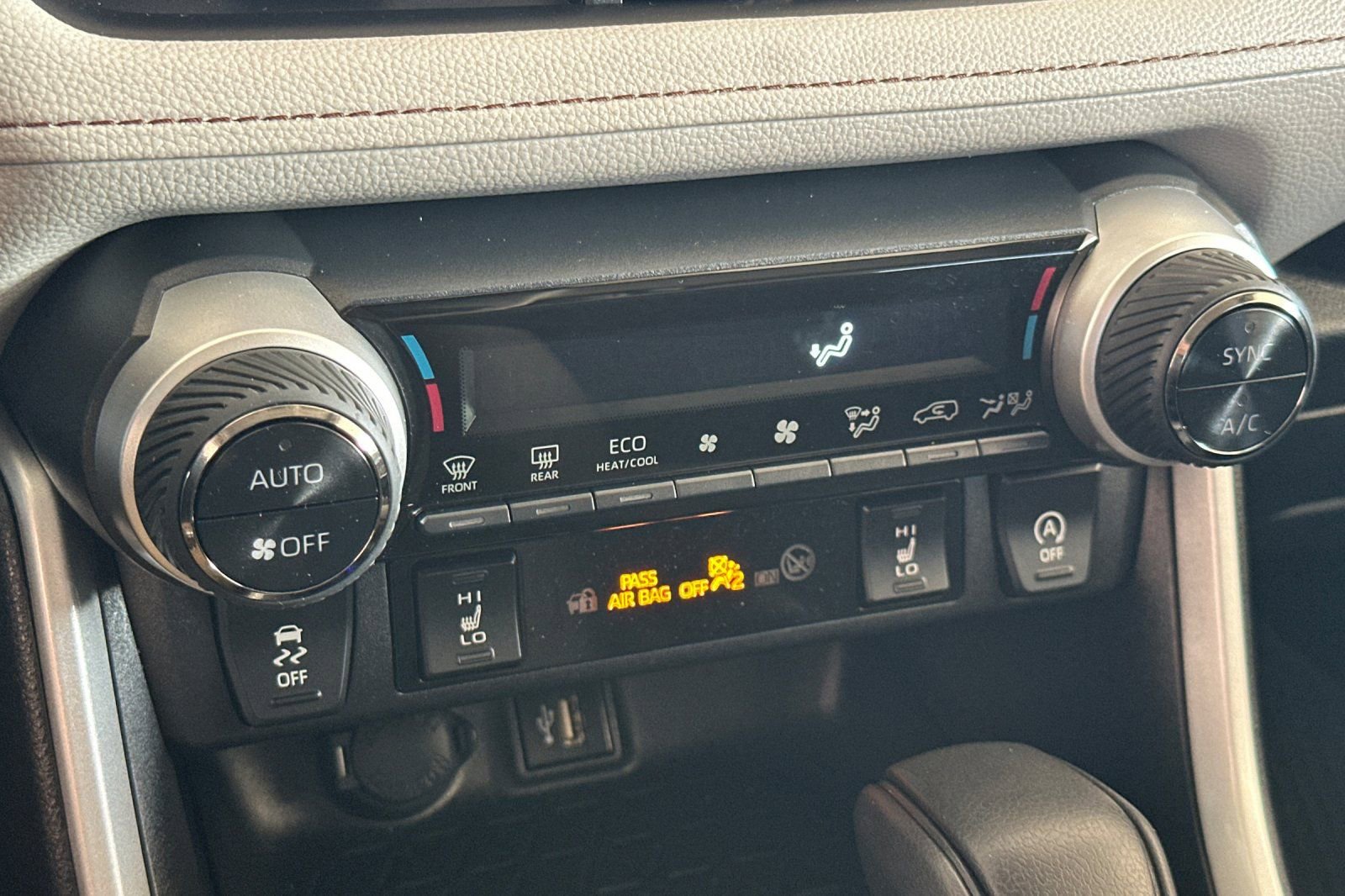 Used 2024 Toyota RAV4 XLE w/ Weather Package image 17