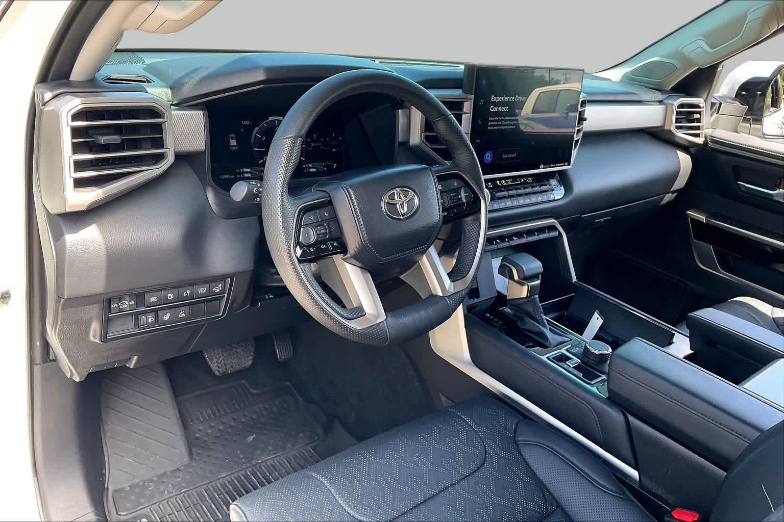 Used 2024 Toyota Sequoia Limited w/ Tow Technology Package AWD/4WD image 18