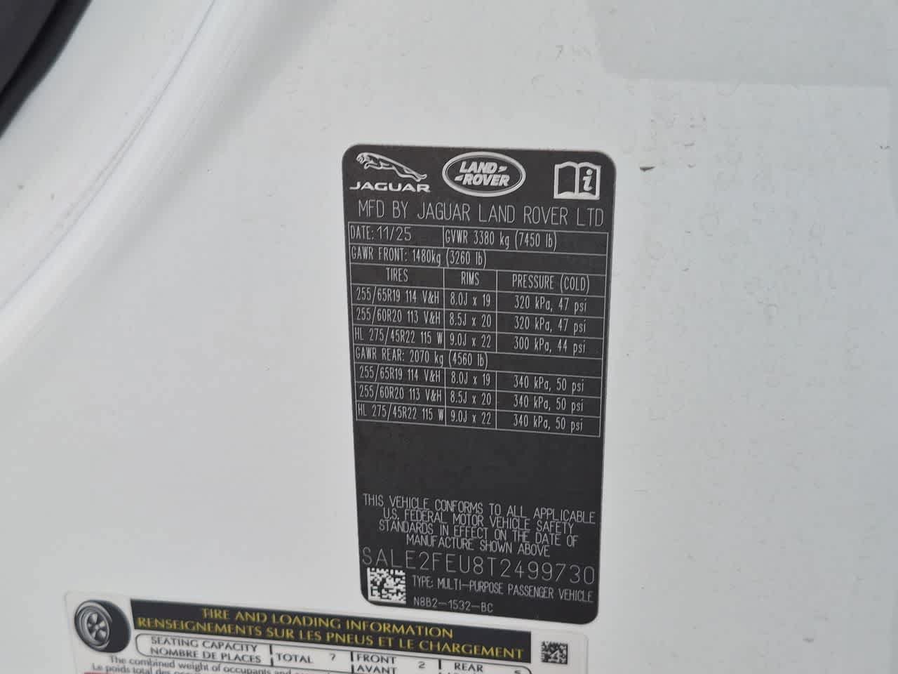 Used 2026 Land Rover Defender 130 X-Dynamic SE AWD/4WD image 35
