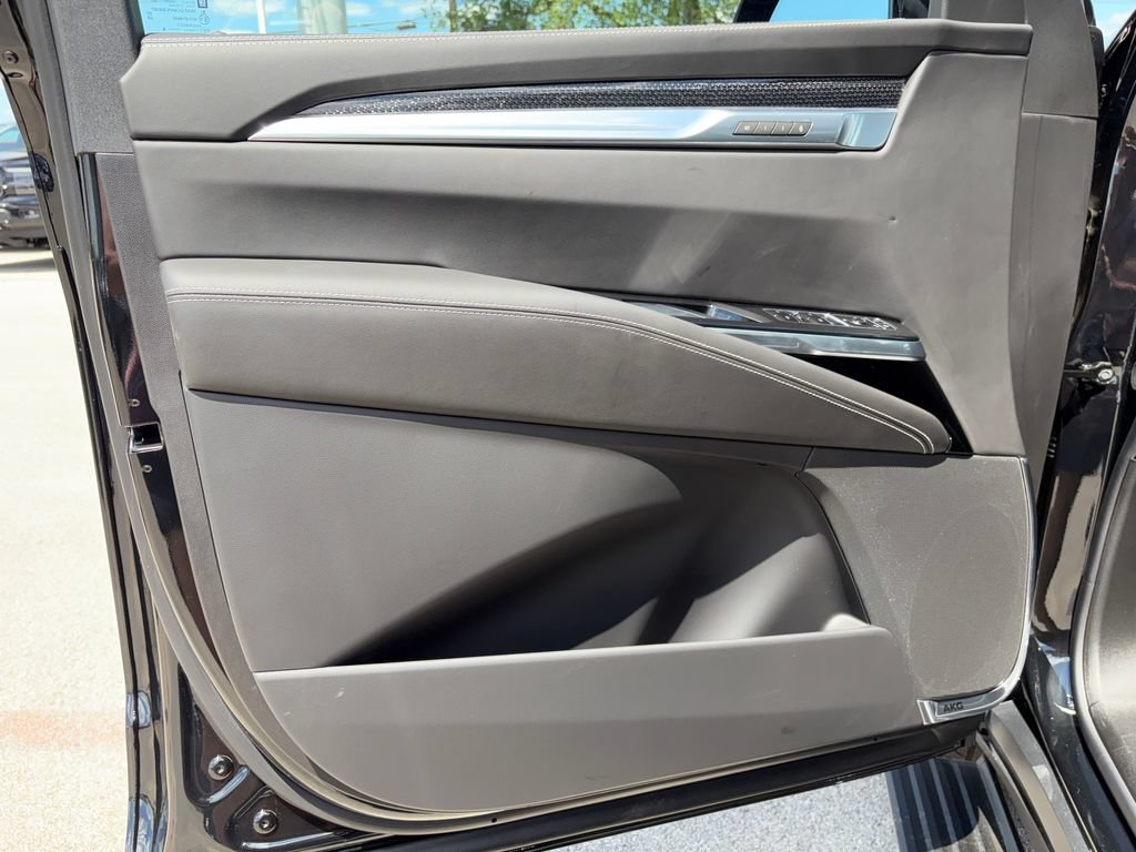 Used 2026 Cadillac Escalade V AWD/4WD image 21