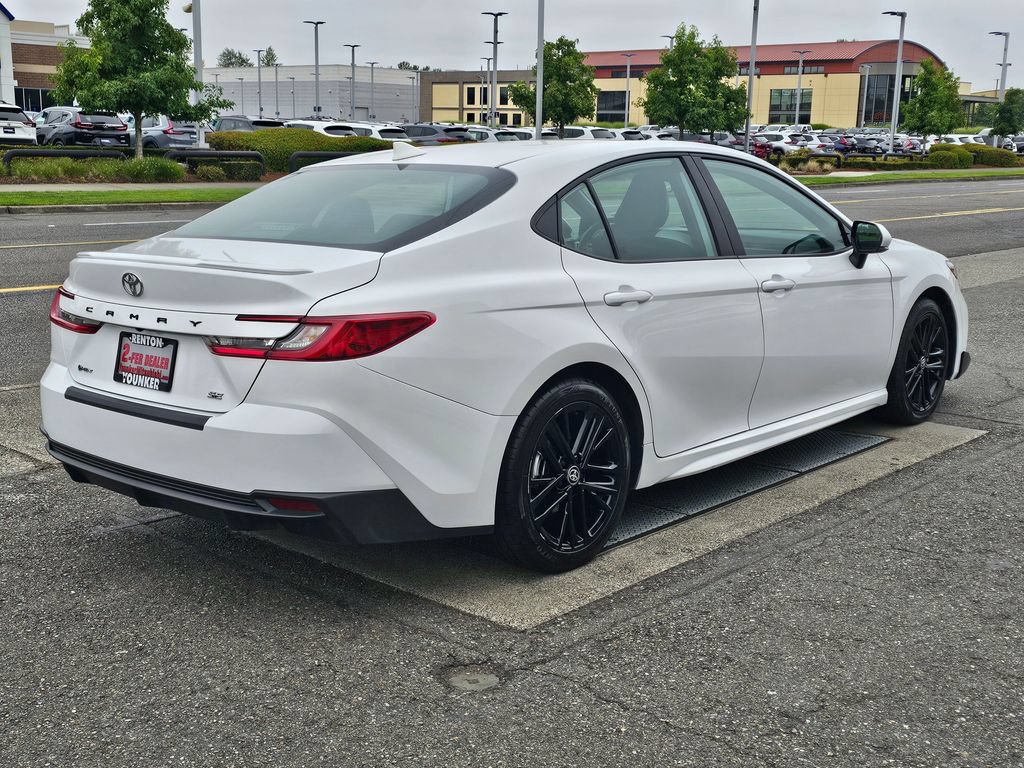 Used 2025 Toyota Camry SE FWD image 5