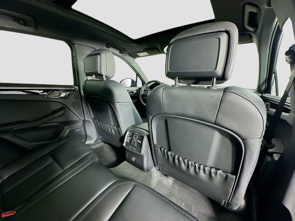 New 2025 Porsche Macan image 30