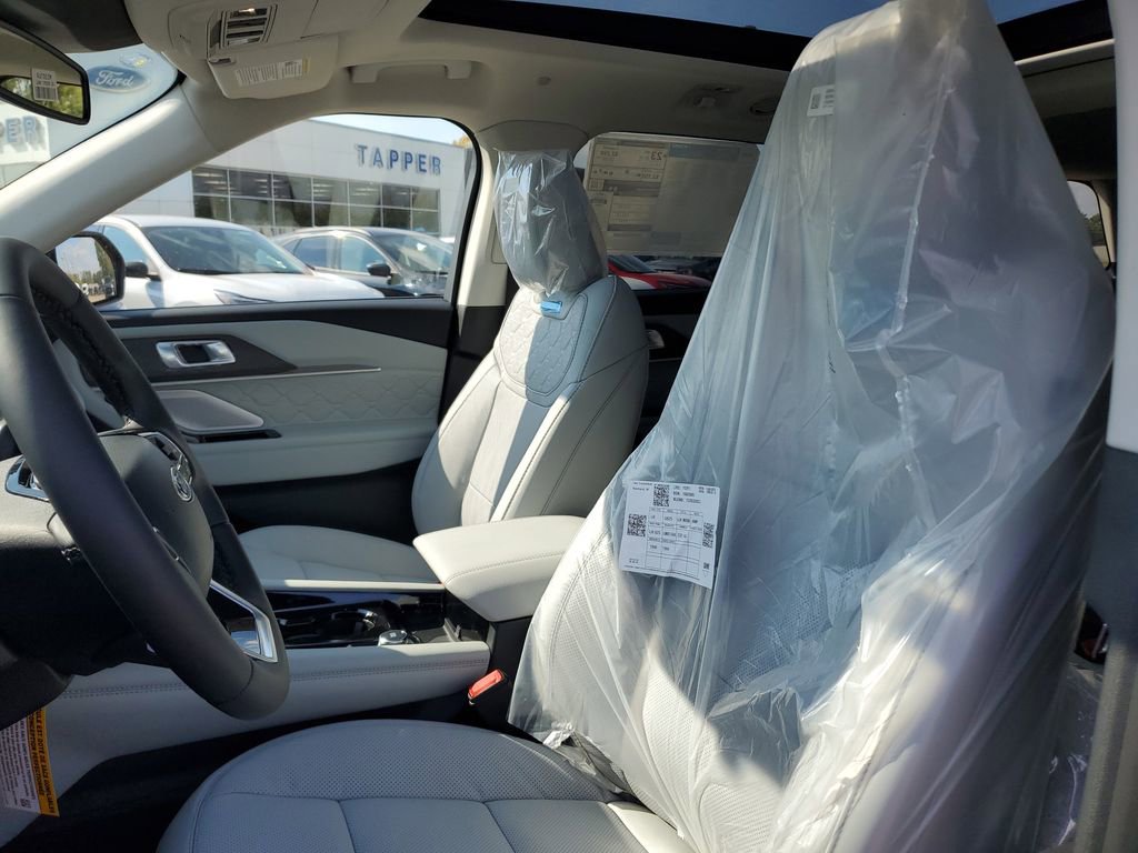 New 2026 Ford Explorer Platinum image 16