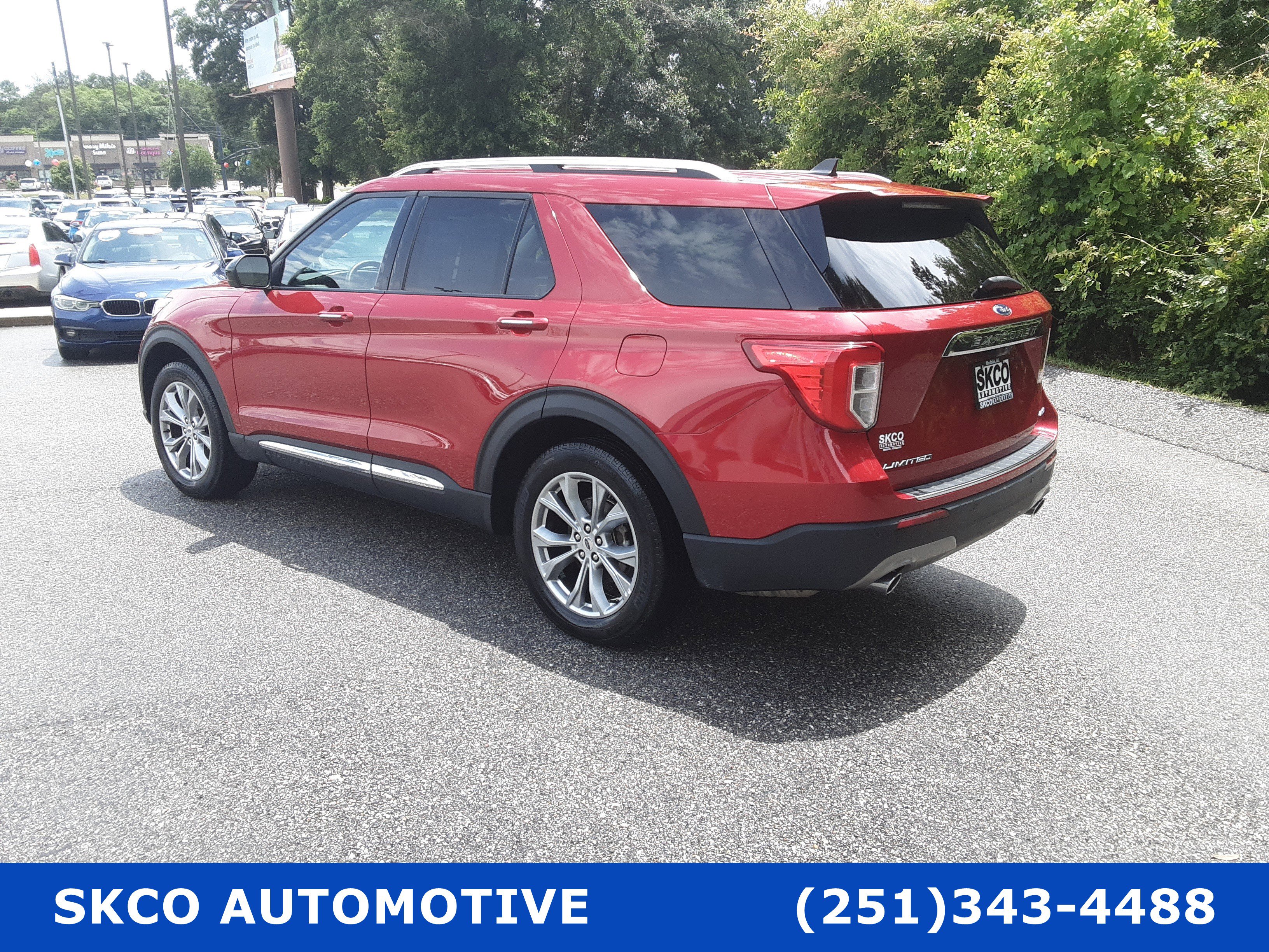 Used 2023 Ford Explorer Limited image 3