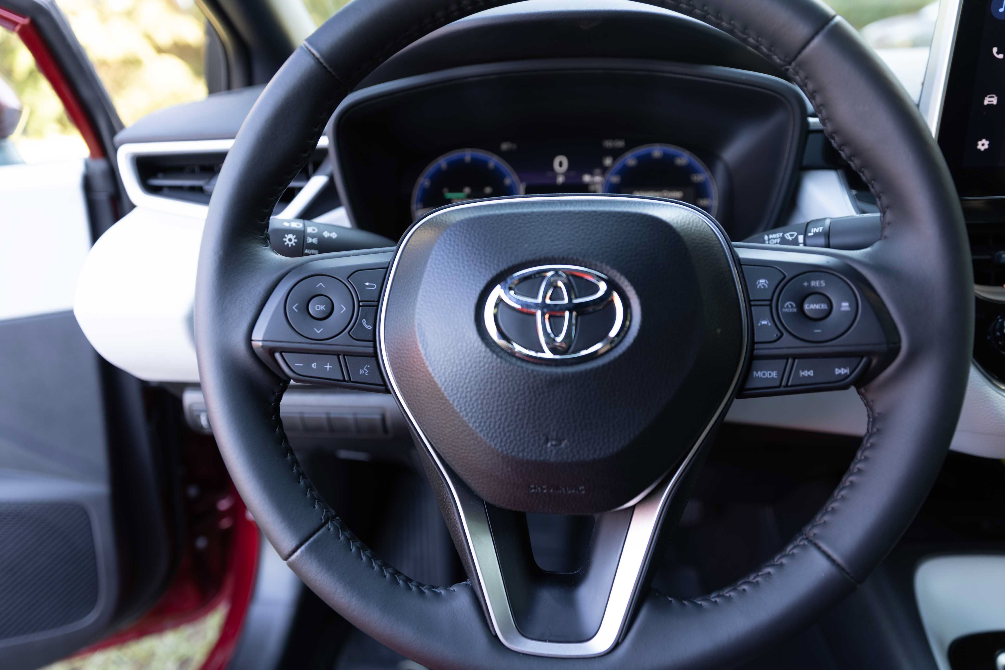 Certified 2026 Toyota Corolla SE w/ SE Package FWD image 11