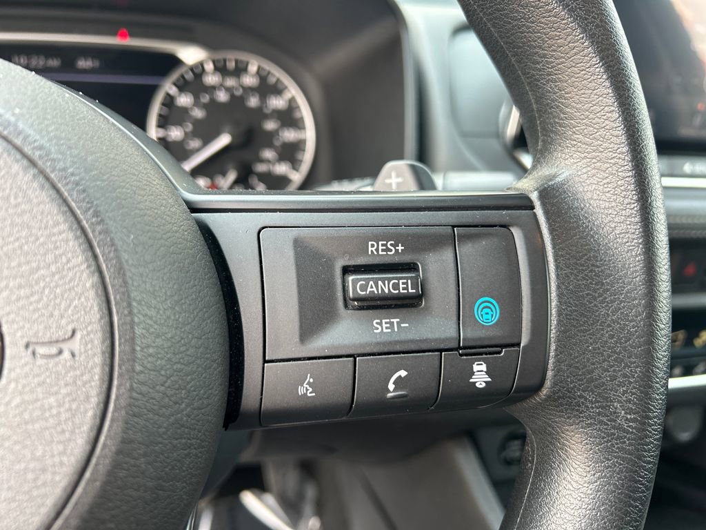 Used 2024 Nissan Rogue SV image 16