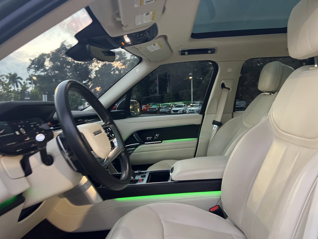 Used 2023 Land Rover Range Rover SE image 38