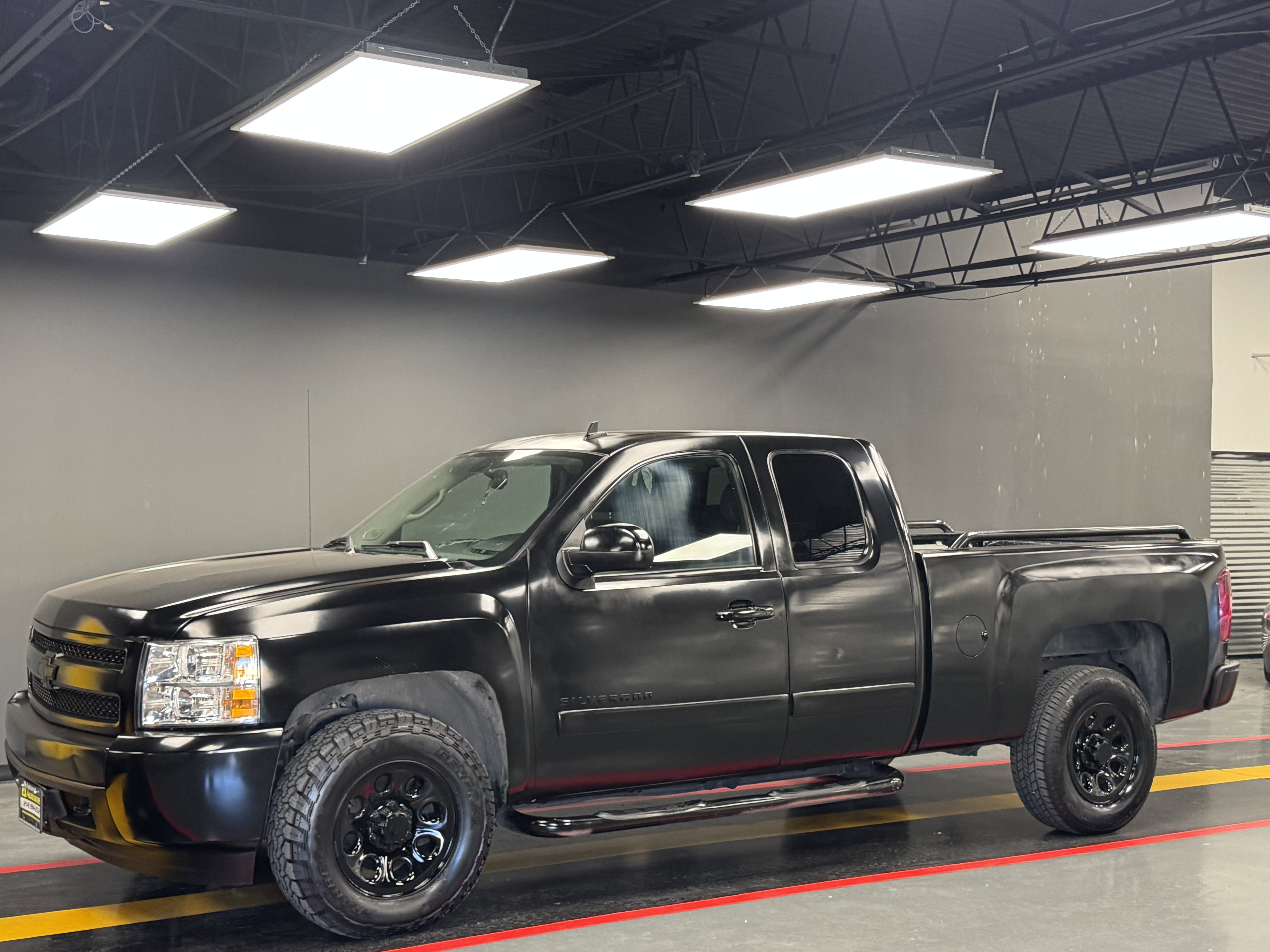 Used 2008 Chevrolet Silverado 1500 LT w/ Texas Edition RWD image 1