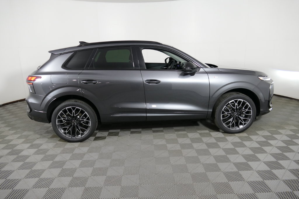 New 2026 Audi Q3 quattro 2.0T AWD/4WD image 2