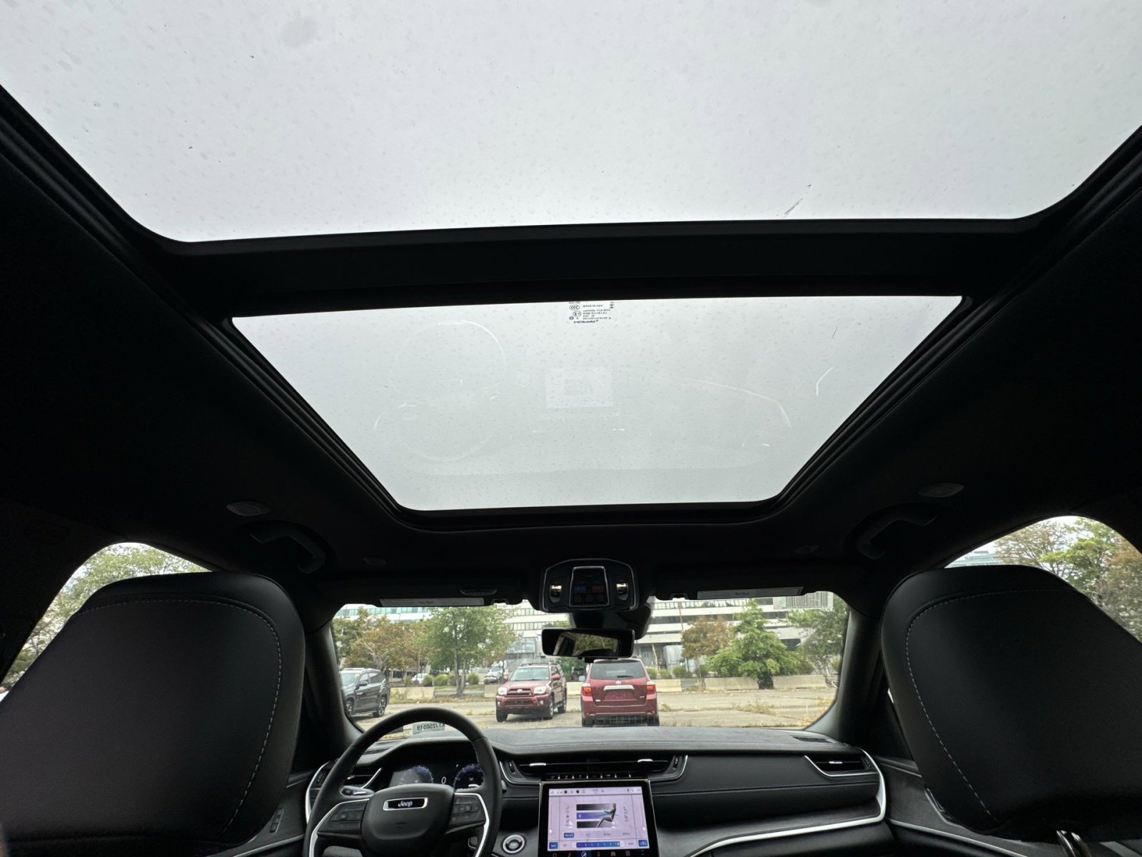 New 2025 Jeep Grand Cherokee Limited w/ Luxury Tech Group II image 24