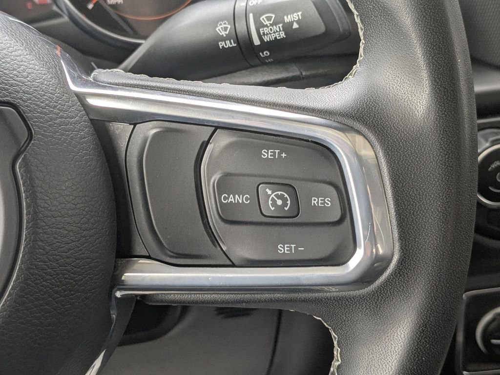 Used 2023 Jeep Gladiator Overland image 16