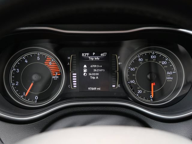 Used 2019 Jeep Cherokee Latitude Plus w/ Cold Weather Group FWD image 21