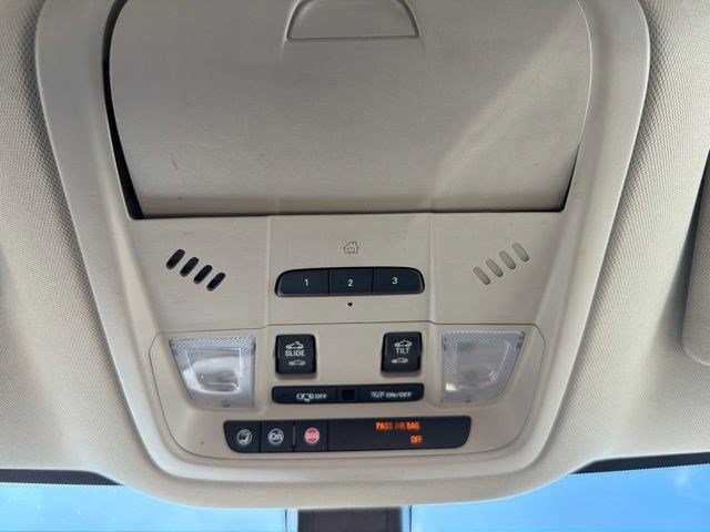 Used 2018 Buick Enclave Essence AWD/4WD image 35