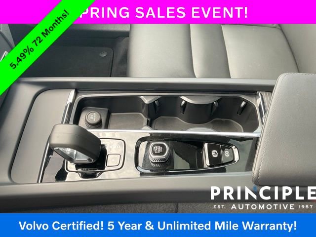 Certified 2025 Volvo XC60 B5 Core image 24