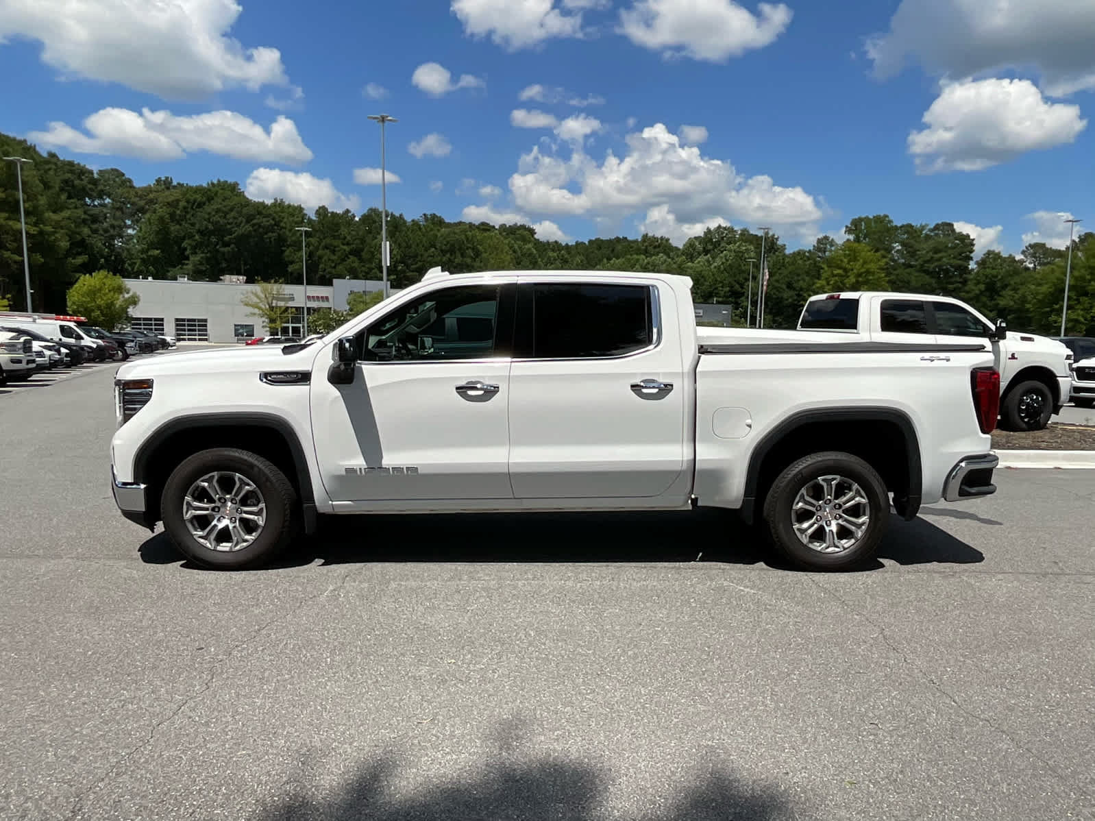 Used 2024 GMC Sierra 1500 SLT AWD/4WD image 2