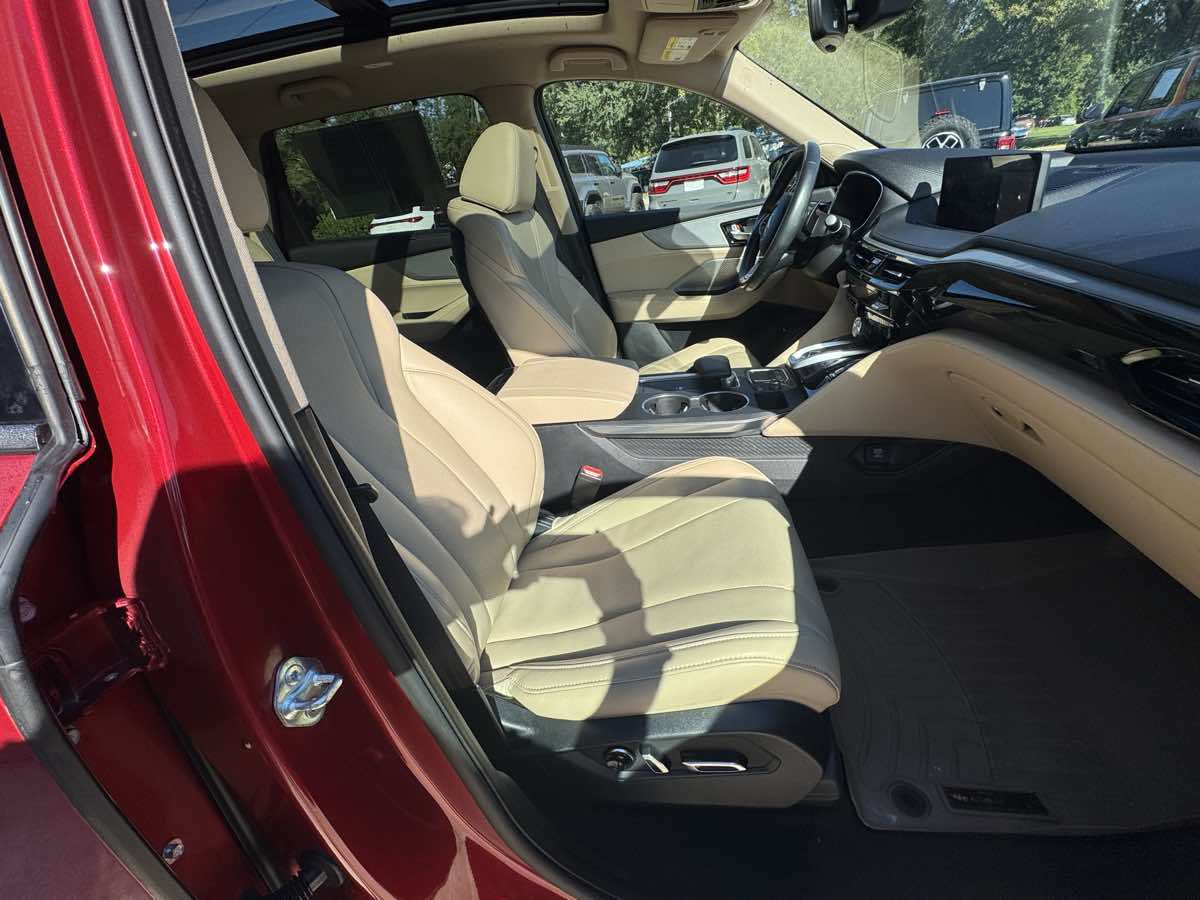 Used 2023 Acura MDX w/ Technology Package FWD image 9