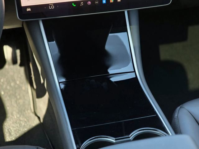 Used 2020 Tesla Model 3 Standard Range Plus image 13