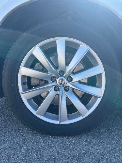 Used 2016 Volvo XC90 T6 Momentum w/ Momentum Plus Package AWD/4WD image 36