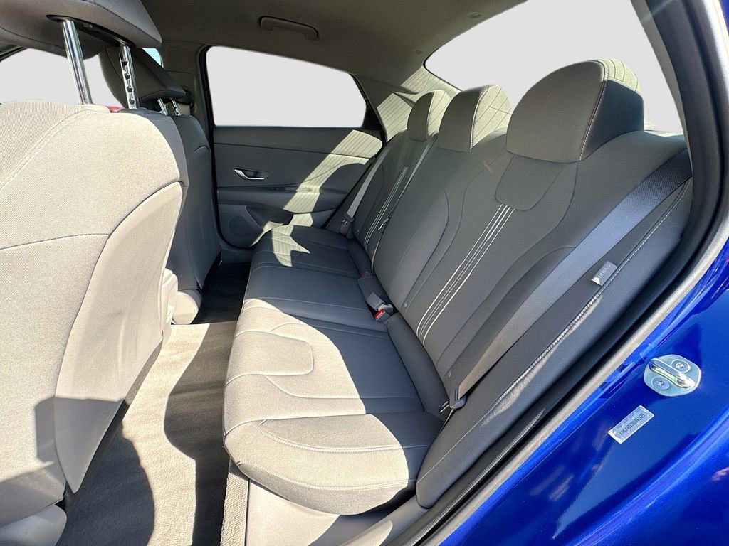 Used 2025 Hyundai Elantra Sport image 29
